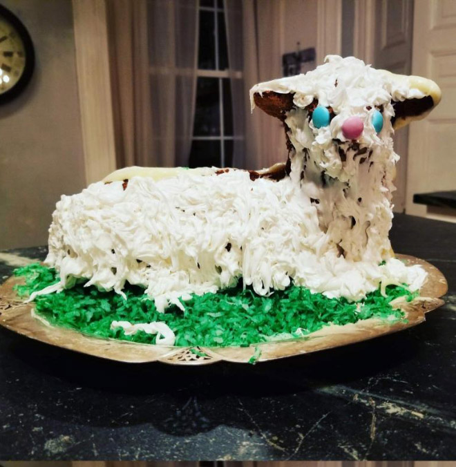 Hilariously horrible cake fail.