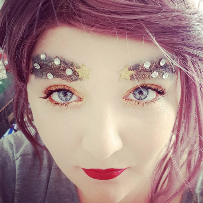 Christmas tree eyebrows.