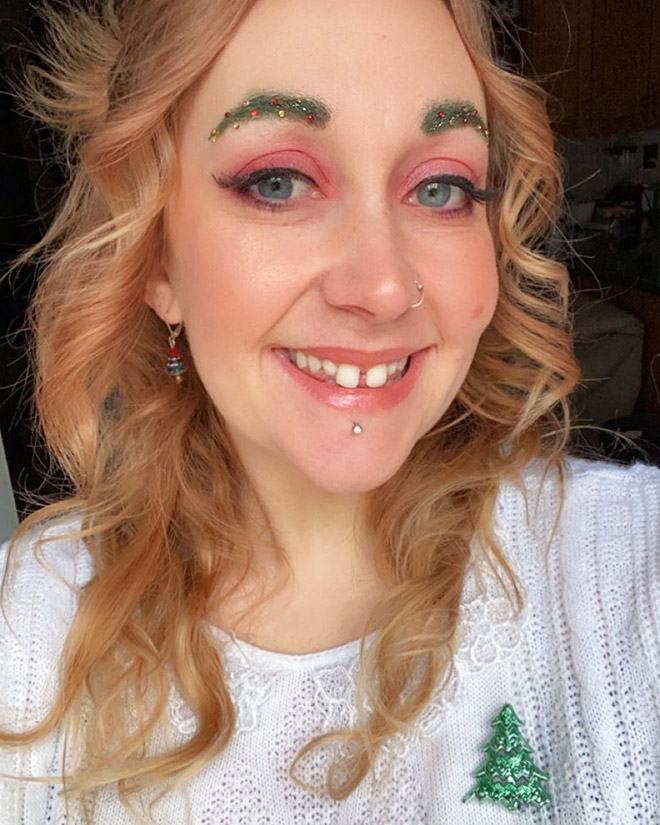 Christmas tree eyebrows.