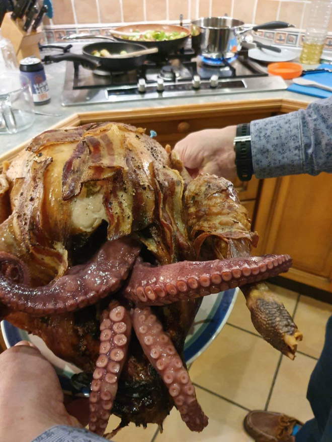 Happy Thanksgiving and enjoy some Cthulhu turkey!